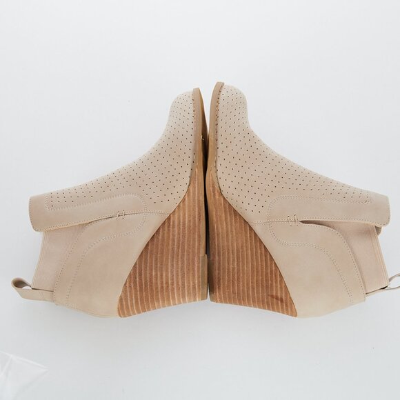 DV Dolce Vita GERDY Bootie Beige Women's Size 8 NWT - Picture 5 of 8